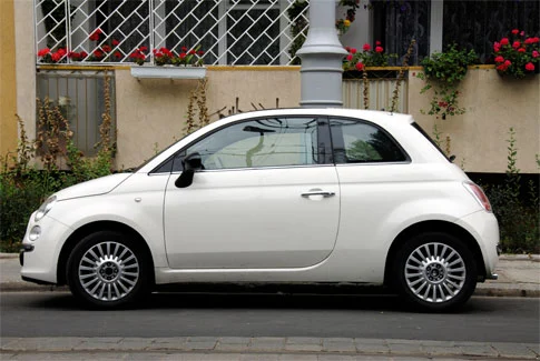 fiat 500 weißer Fiat 500 – Beispiel für Gebrauchtwagenankauf Greiz